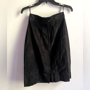 Suede leather skirt.